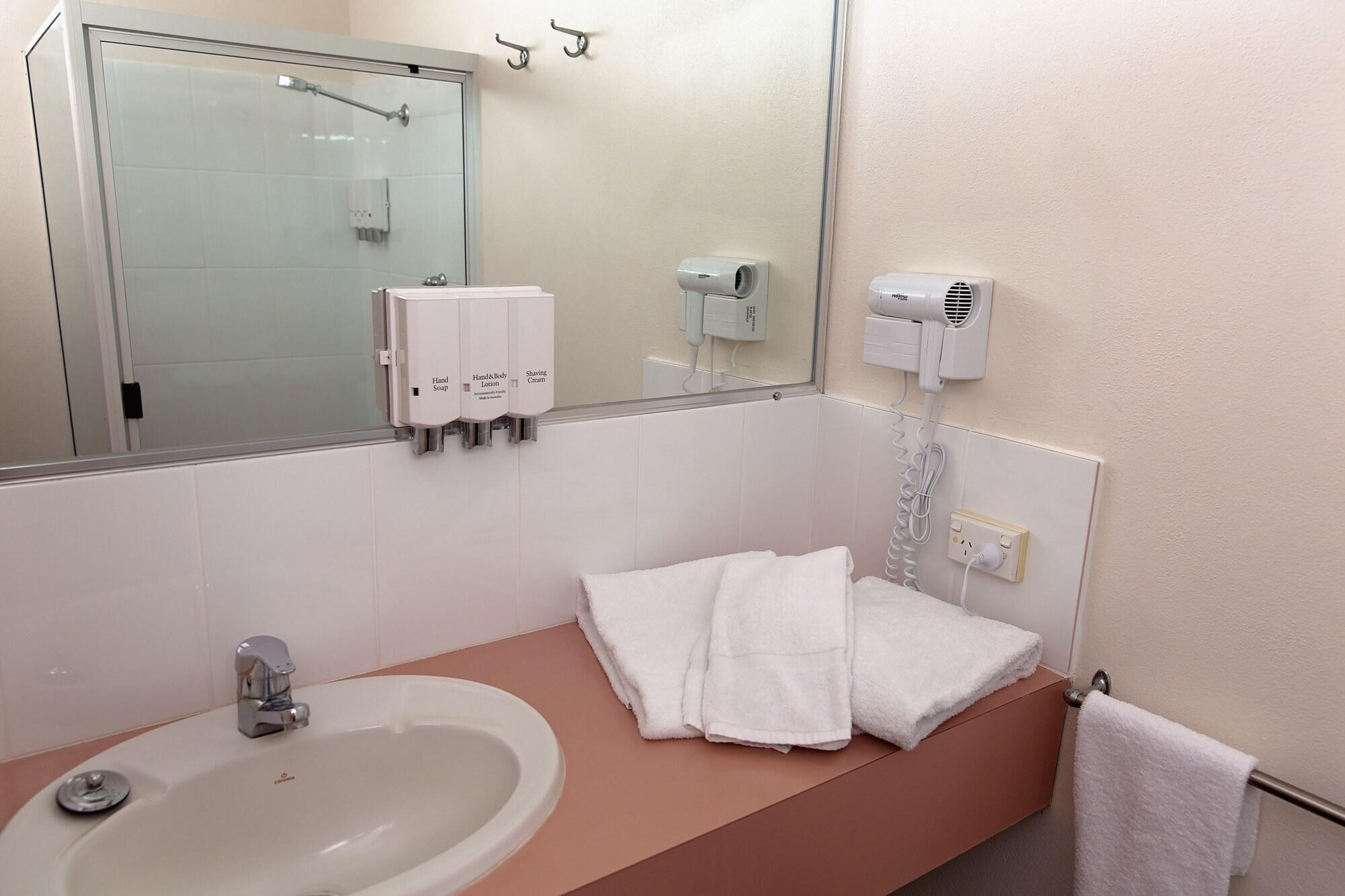 White Lace Motor Inn Макай Екстериор снимка
